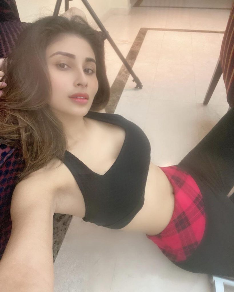 mouni roy black dress